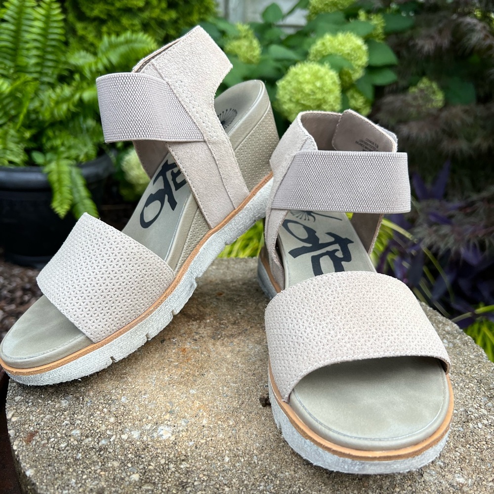 OTBT WEDGE SANDAL SIZE 8.5